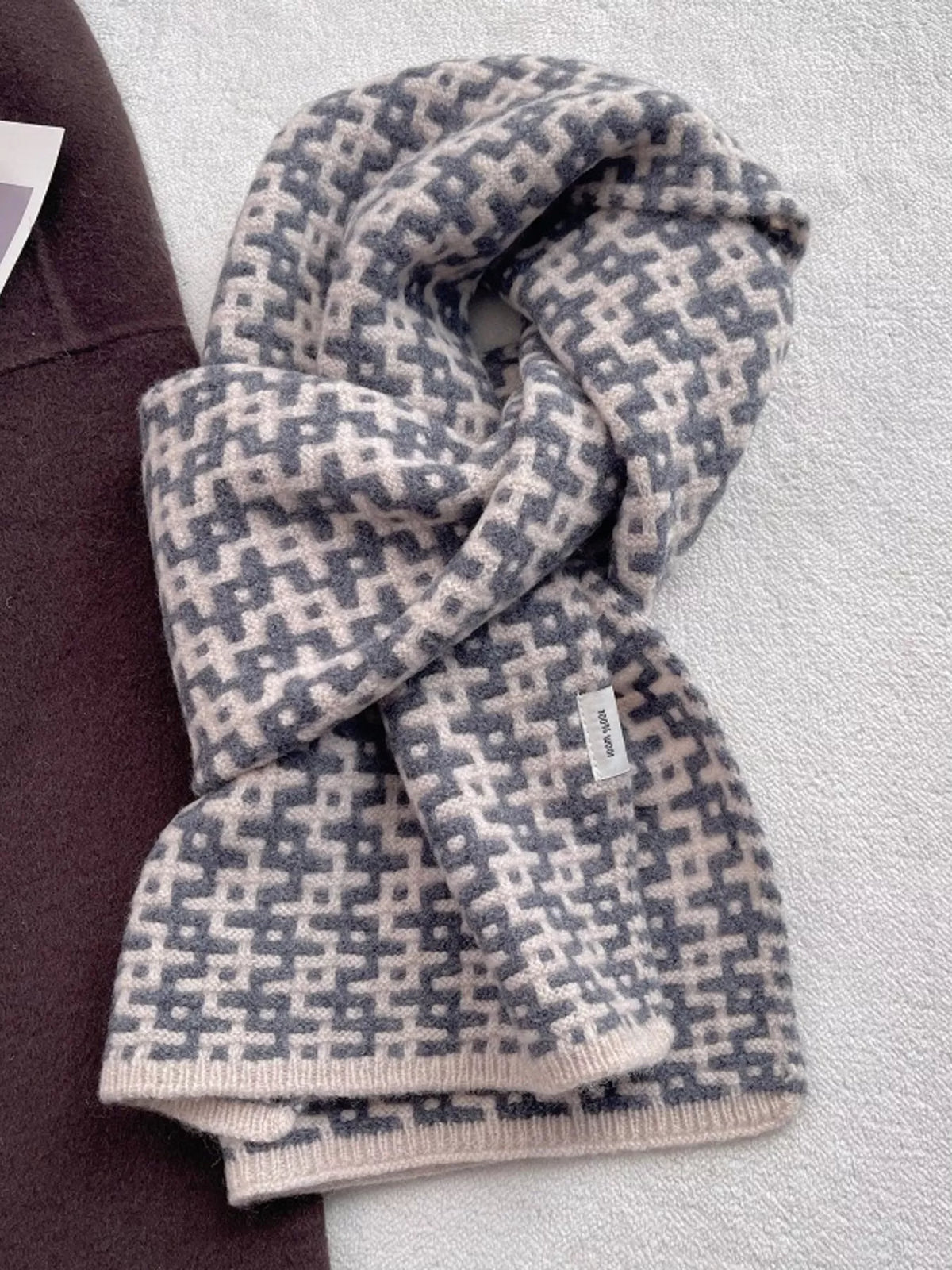 Wool Geometric Pattern Knitted Scarf