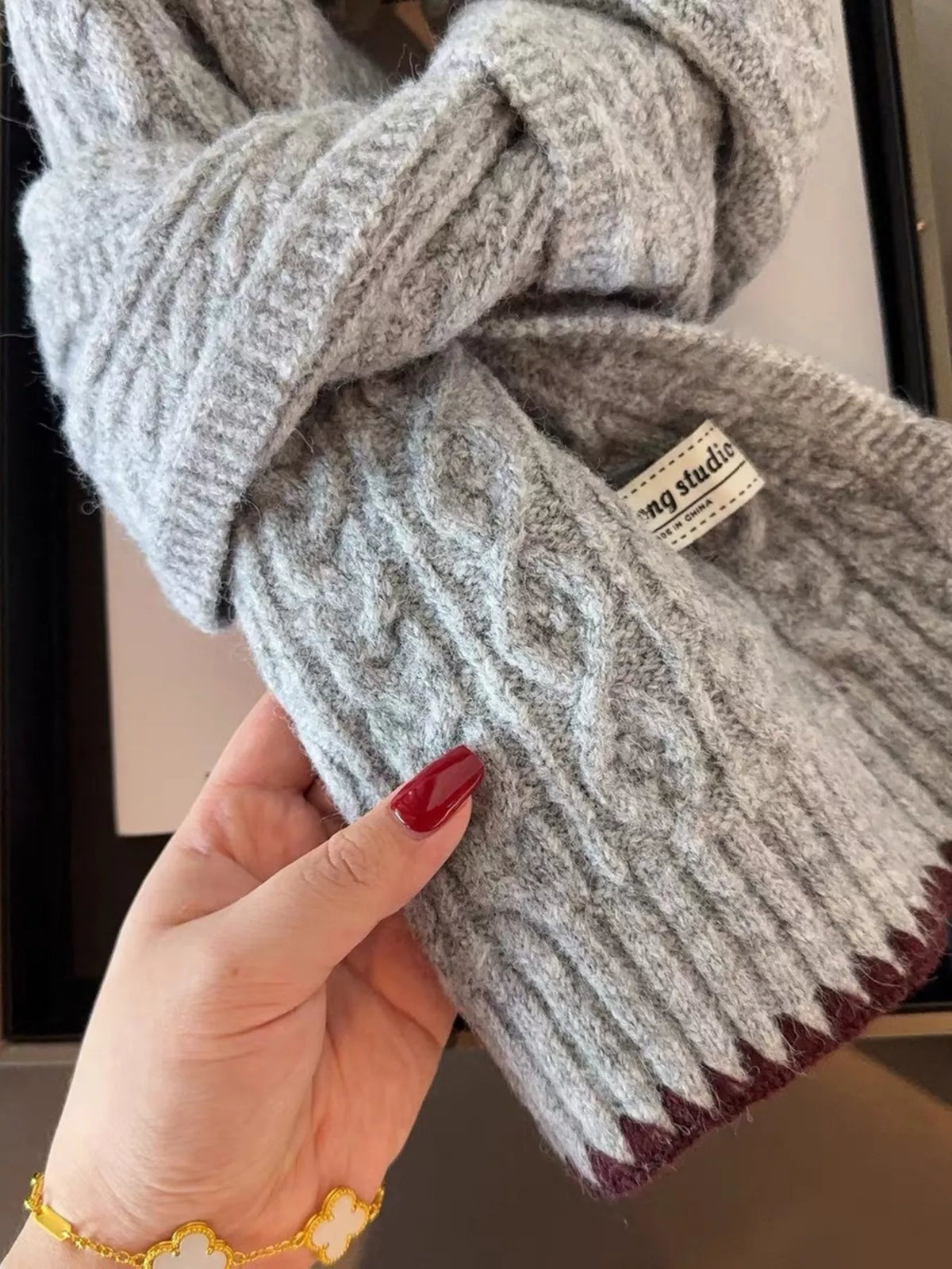 Cable-Knit Contrast Trim Scarf