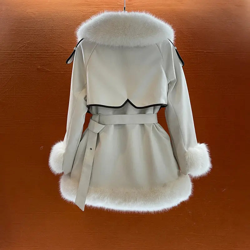 Stylish Women's Winter Coat - Warm and Fitted Design