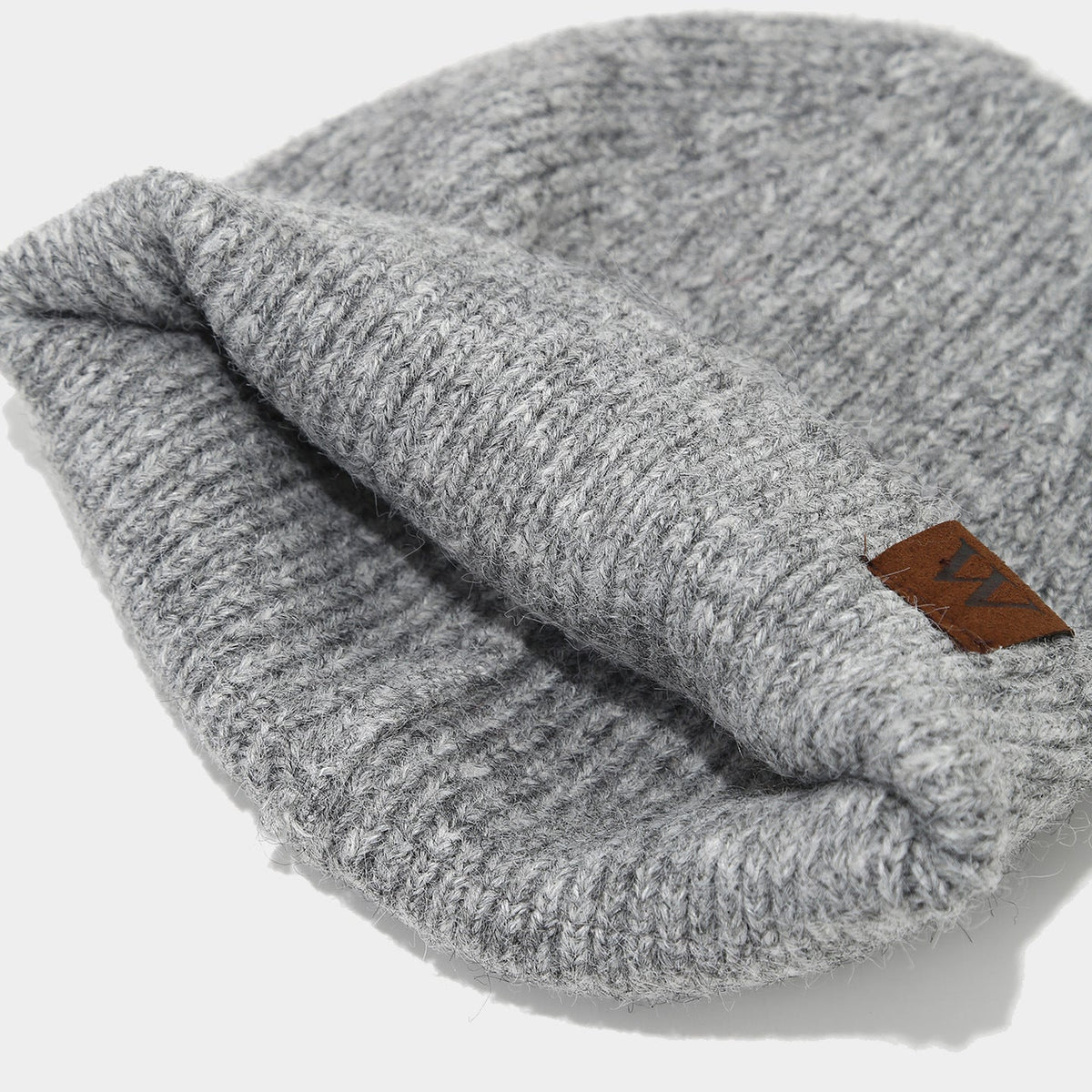 Retro Stripe Knit Beanie - Cozy & Stylish Winter Hat