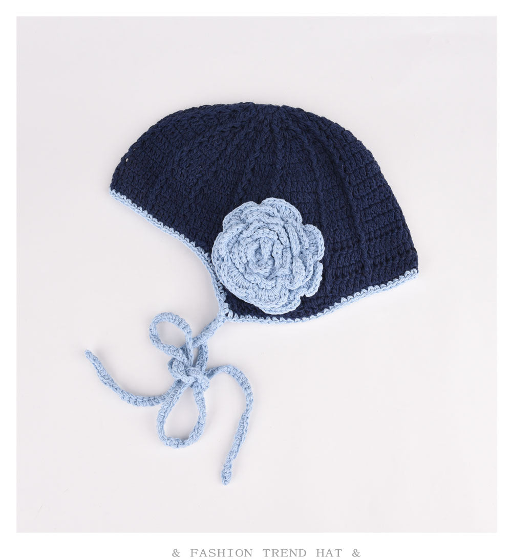 Hand-Knit Floral Beret: Cozy Retro Winter Hat